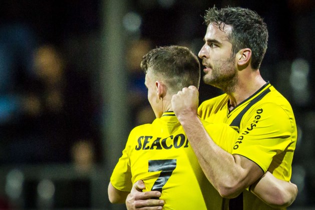 Seuntjens leidt VVV met hattrick naar zege