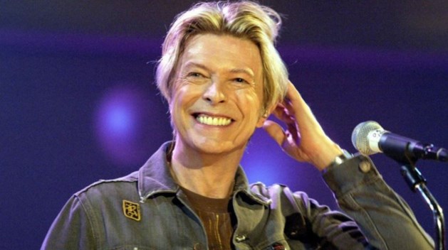 Oude haarlok van overleden David Bowie op veiling - De Limburger