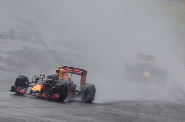 Teambaas Mercedes: 'Verstappen was spectaculair'