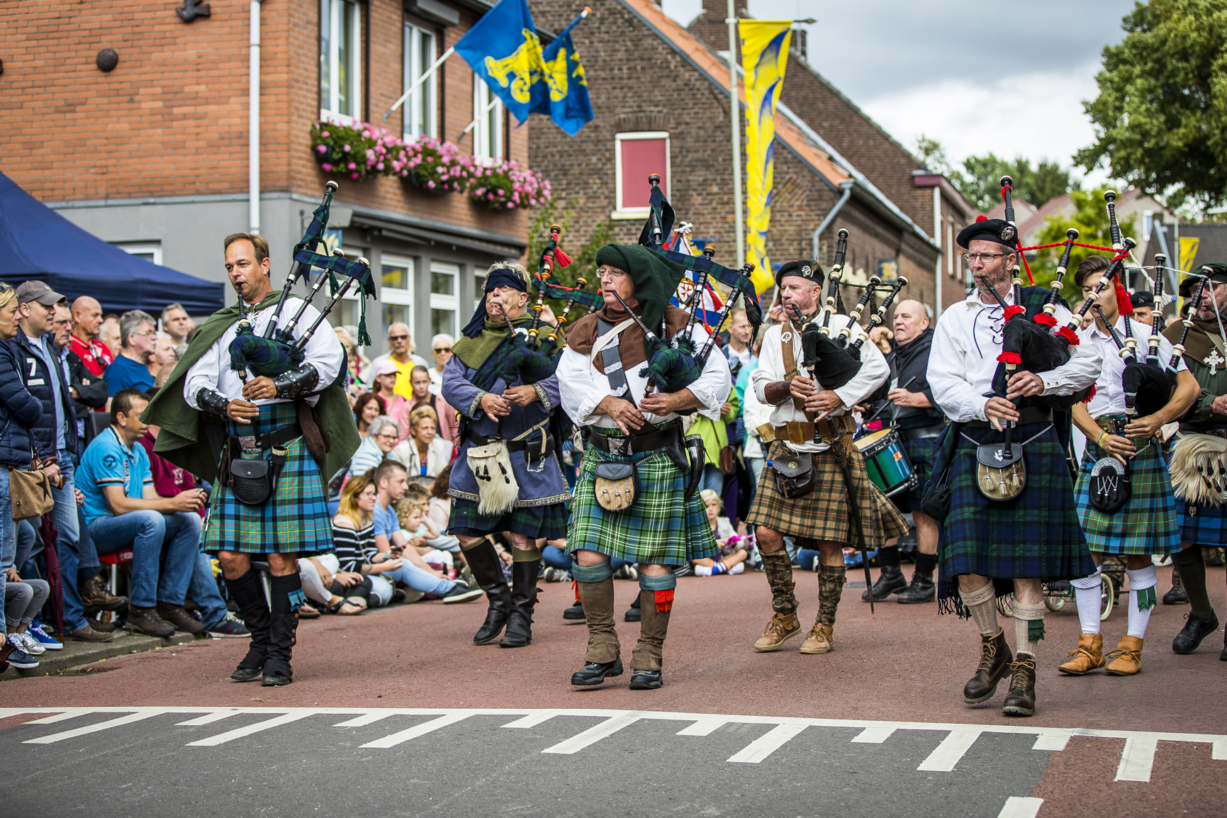 Draaksteken Beesel in beeld - De Limburger 