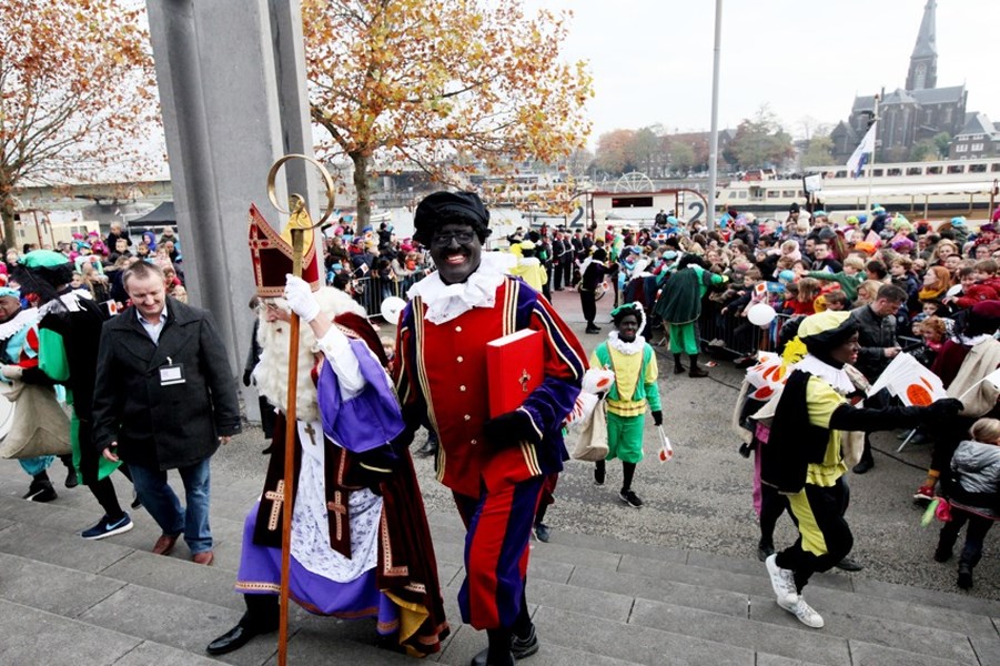 In beeld intocht Sinterklaas Maastricht De Limburger