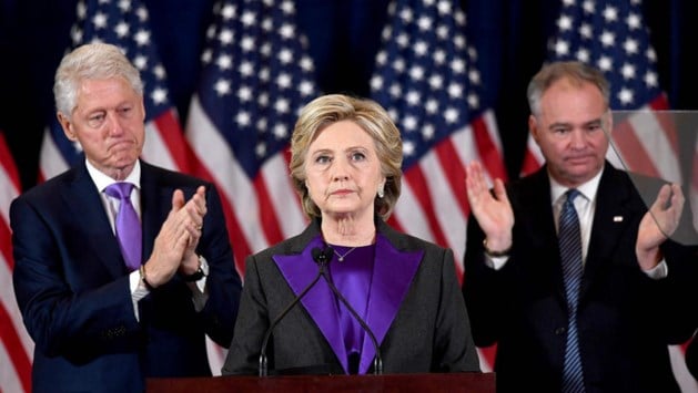 'Clinton geeft FBI-directeur de schuld van verlies'