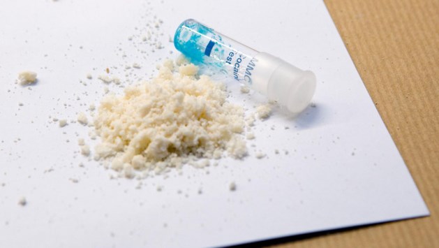 'Criminelen smokkelen drugs simpel land in'