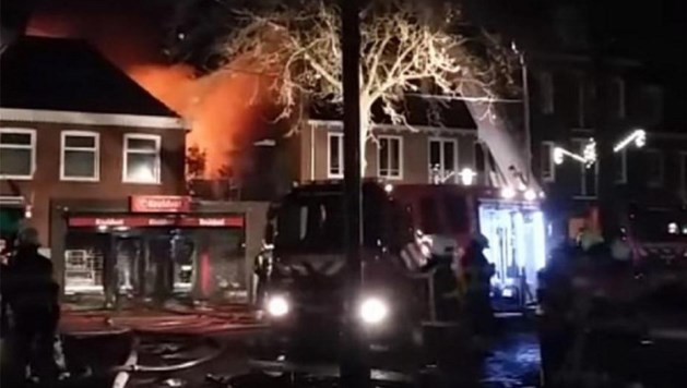 Gezinnen dakloos door plofkraak en brand