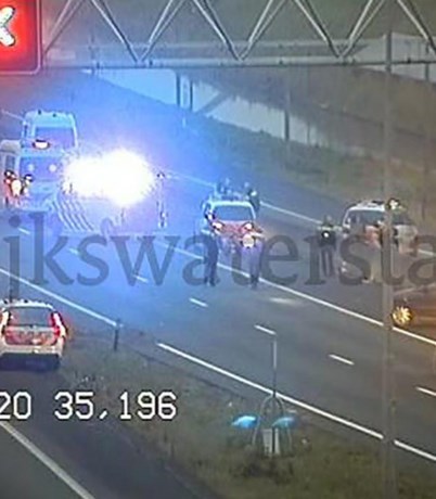 Politie schiet op A20 na aanrijding, verdachten aangehouden