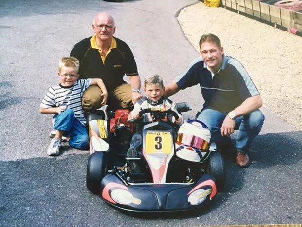 vervangen laser capaciteit Dutch) Grandfather Max Verstappen died after battling cancer : r/formula1