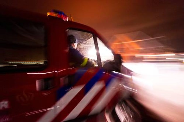Jongetje steekt zich per ongeluk in brand