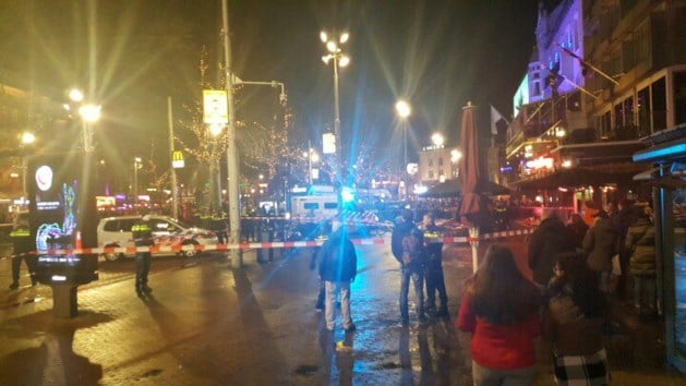 Politie zoekt getuigen van steekincident met agent