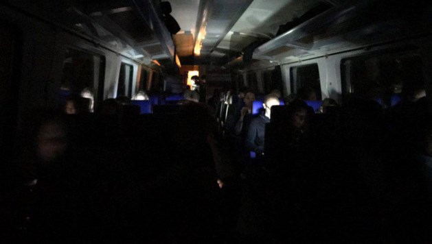 Honderden reizigers vast in tunnel door defecte trein