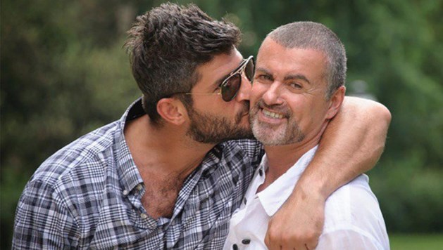 Partner George Michael probeerde zanger uur te wekken voordat hij alarmnummer belde