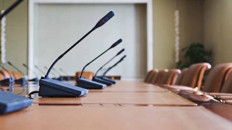 Horster raad in de wacht: 'Besluitvorming lijkt meer een theatervoorstelling'