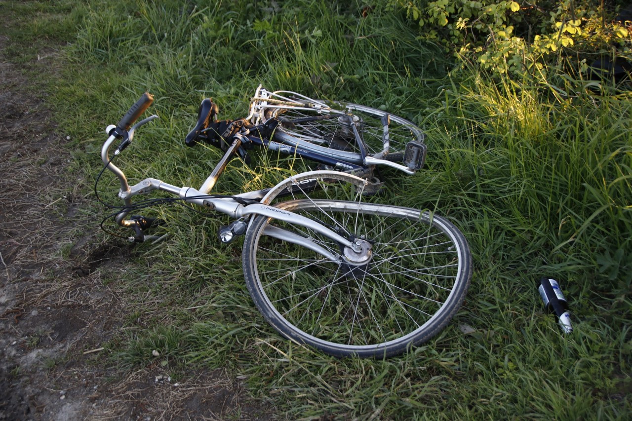 Fietser Gewond Na Botsing Met Auto - De Limburger