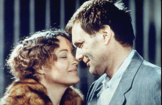 Steen weggetrokken van graf Romy Schneider