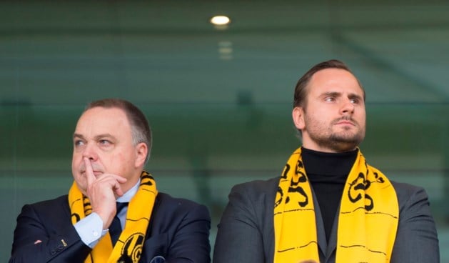 Korotaev in Roda-shirt voor de webcam