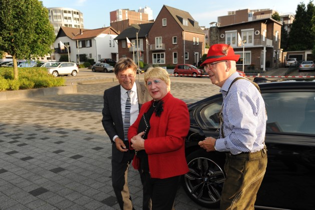 WMC-voorzitter neemt collega’s en wethouders in de maling met komst Angela Merkel