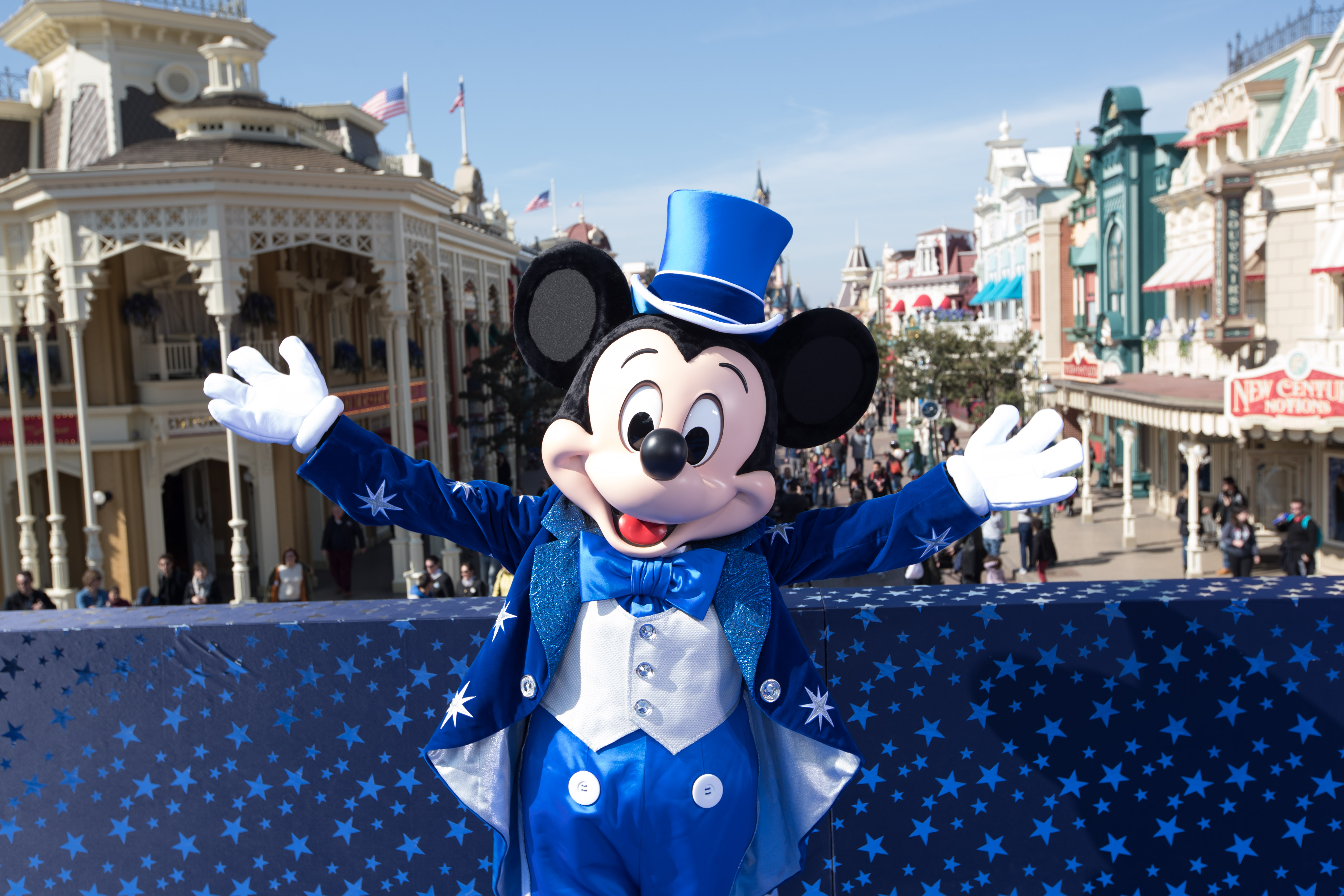 een scherp Cumulatief Dagje Disneyland Parijs kost binnenkort 100 euro - De Limburger Mobile