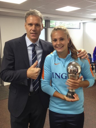 Sissi op voetbalschoenen: precies de ster die we nodig hebben
