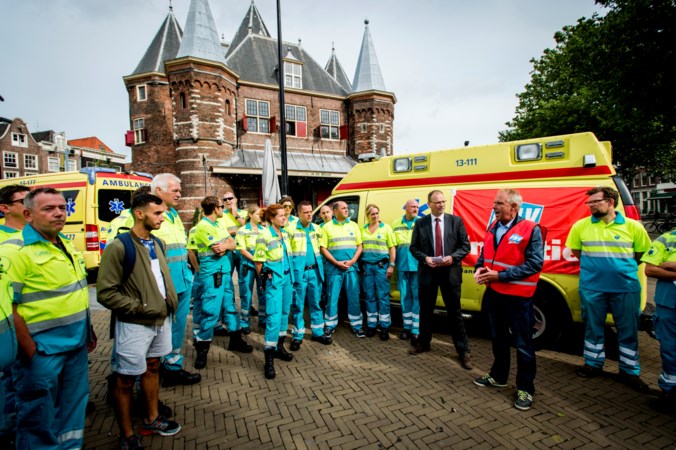 Ambulancepersoneel legt werk neer vanwege onderbezetting en werkdruk