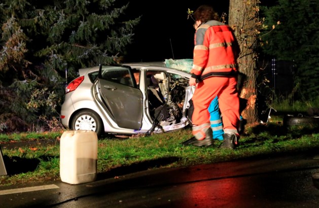 Man uit Venray (25) komt om het leven bij ernstig auto-ongeluk