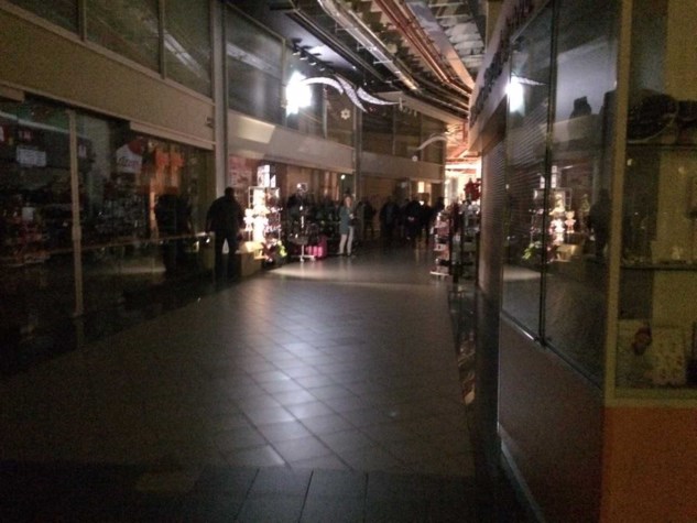 in winkelcentrum Beek na explosie meterkast - Mobile
