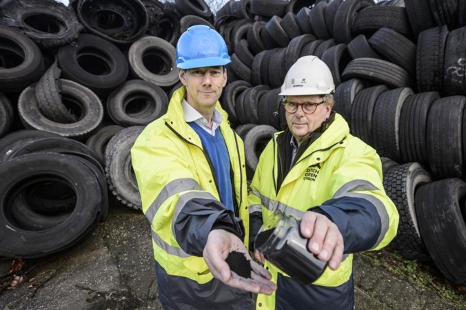 Banden inzamelen voor een zwartmaker