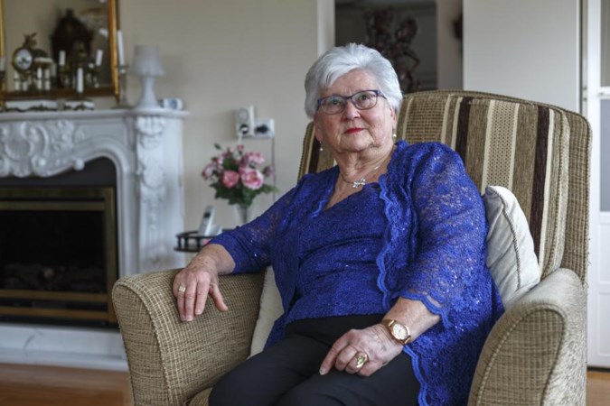 Nelly (82) bewijst: nooit te oud om stemmen te tellen