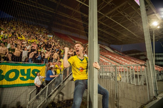 Live: Fortuna-fans vieren feestje in Utrecht