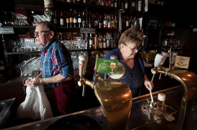 Duo stopt na 28 jaar met kroeg: 'Klanten zien komen en dood zien gaan'