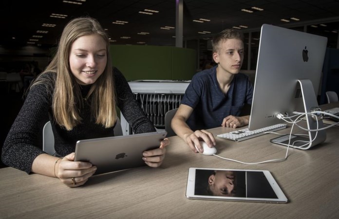 iPadklassen doen eindexamen: 'Verleiding van afleiding is groot'
