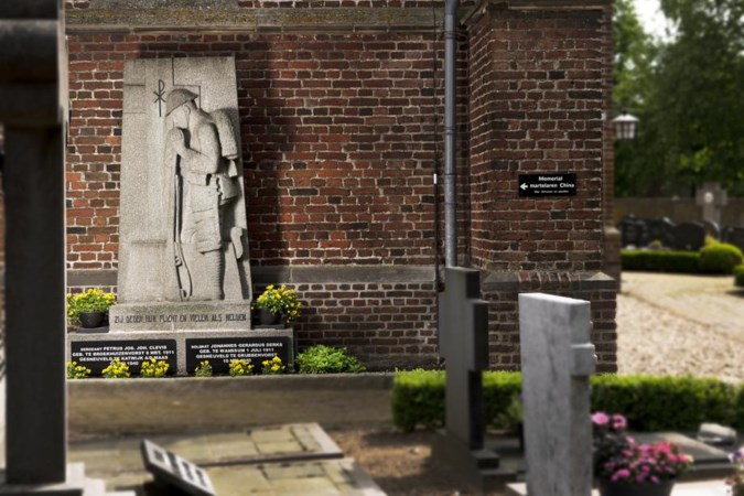 Sergeant en soldaat herbegraven op ereplek