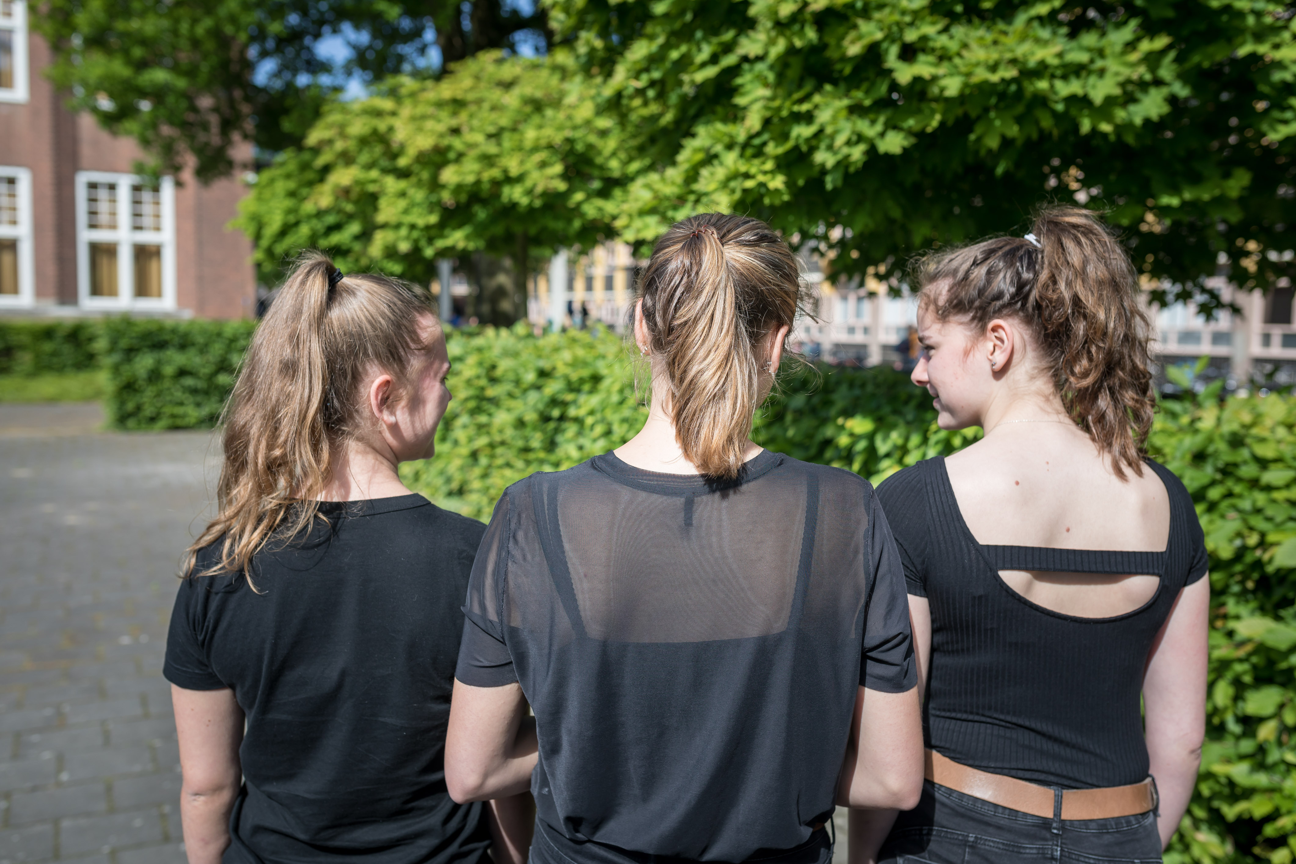 Waar zijn de gothics, alto's en kakkers gebleven? De Kakkers dragen geen t shirts |