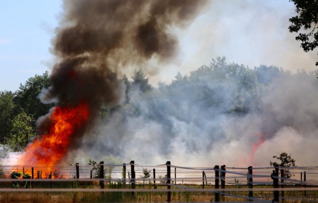 Wei achter woning Heythuysen in brand - De Limburger