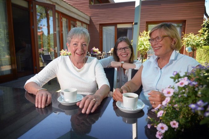 Hospice jubileert: proefliggen in doodskist en sterven richting Mekka
