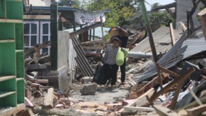 Weer aardbeving op Lombok: 'Er staat niks meer overeind'