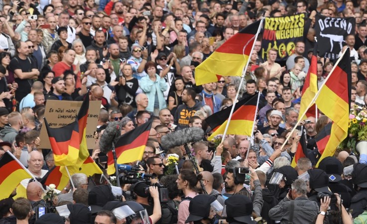 En weer wordt de nazikaart getrokken
