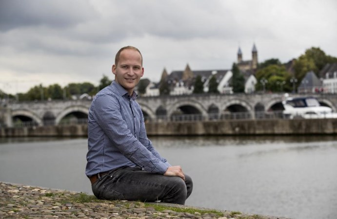 Jongste raadslid ooit ruilt politiek in voor zekerheid