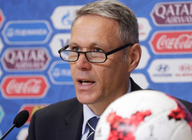 Van Basten: 'De FIFA stort heus niet in elkaar zonder mij'