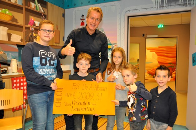 Leerlingen De Achtbaan op de bres voor kinderafdeling Laurentius Ziekenhuis