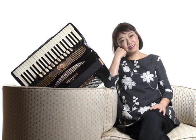 Mie Miki en haar onbegrensde liefde voor de accordeon
