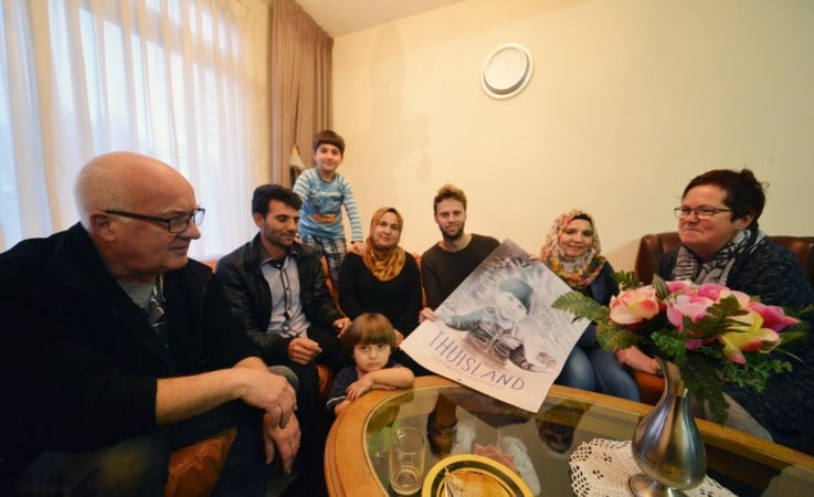 Asielgezin half jaar gefilmd: 'Hier zijn jullie welkom, dat weet je'