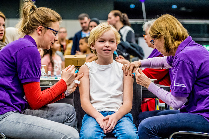 Offensief Tegen Vaccinatie-angst: 16-jarigen Krijgen Oproep ... - De ...