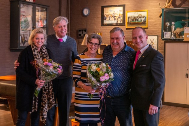 Jubilarissen harmonie Nieuwenhagen gehuldigd