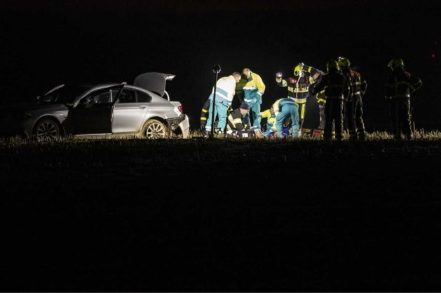 Mysterie: man ligt dood op A73, vrouw zwaargewond in naastgelegen maisveld
