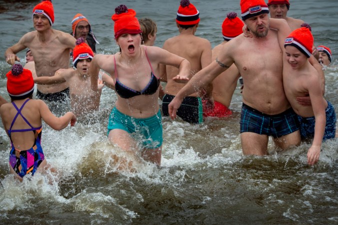 Nieuwjaarsduik, wie doet dat nou voor z'n lol?