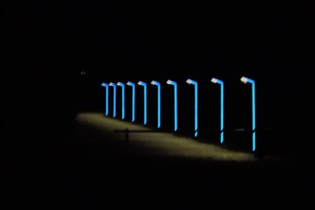Moeten blauwe lantaarnpalen bij Noorderplas weg of niet?