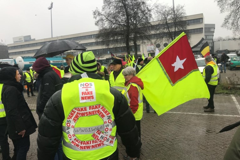 Internationale ‘gele-hesjeswandeling’ in Maastricht rustig verlopen
