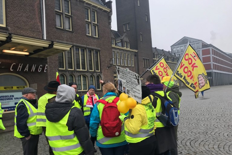 Internationale ‘gele-hesjeswandeling’ in Maastricht rustig verlopen