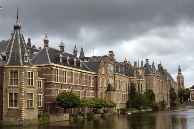 Renovatie van Binnenhof stuk duurder