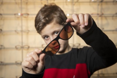 Kleurenblinde Quinn Kan Dankzij Deze Bril De Kleuren Van Vas