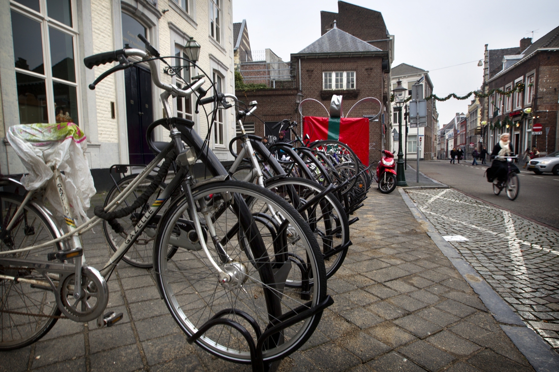 Maastrichtse fietsenstallingen dicht tijdens carnaval - De Limburger Mobile